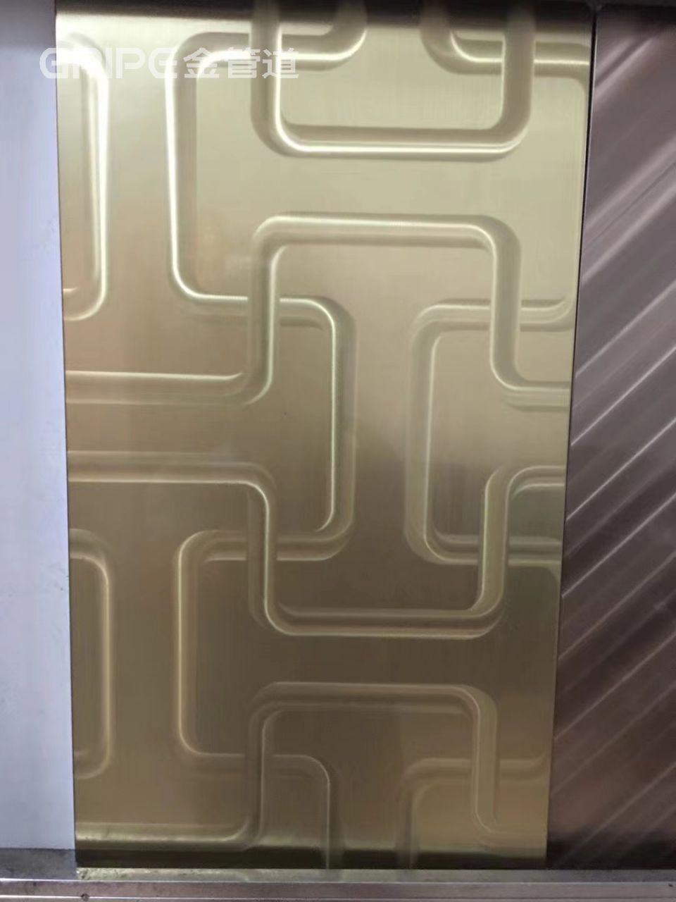 鐳射板12